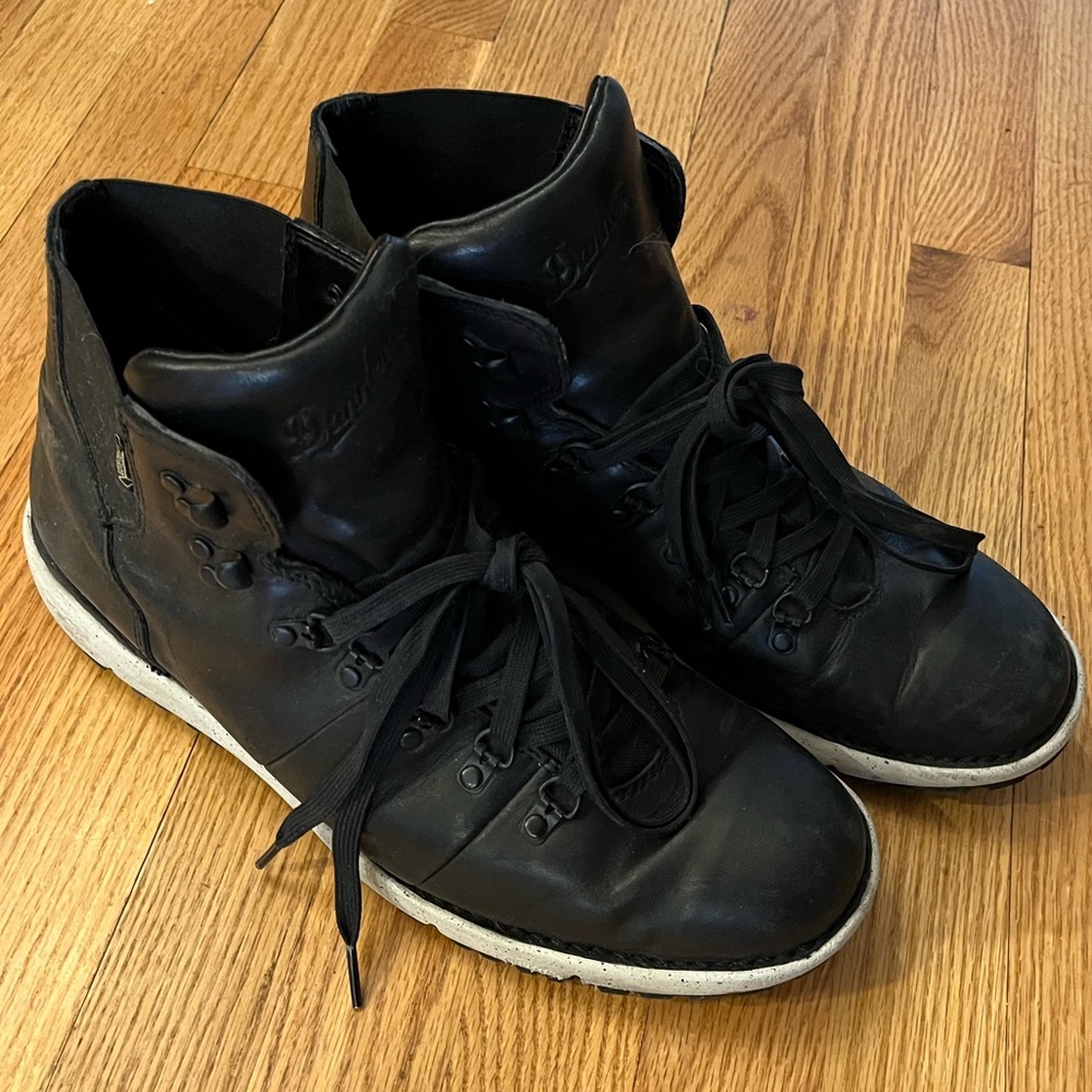 Danner vertigo 917 black leather Gore-Tex boots